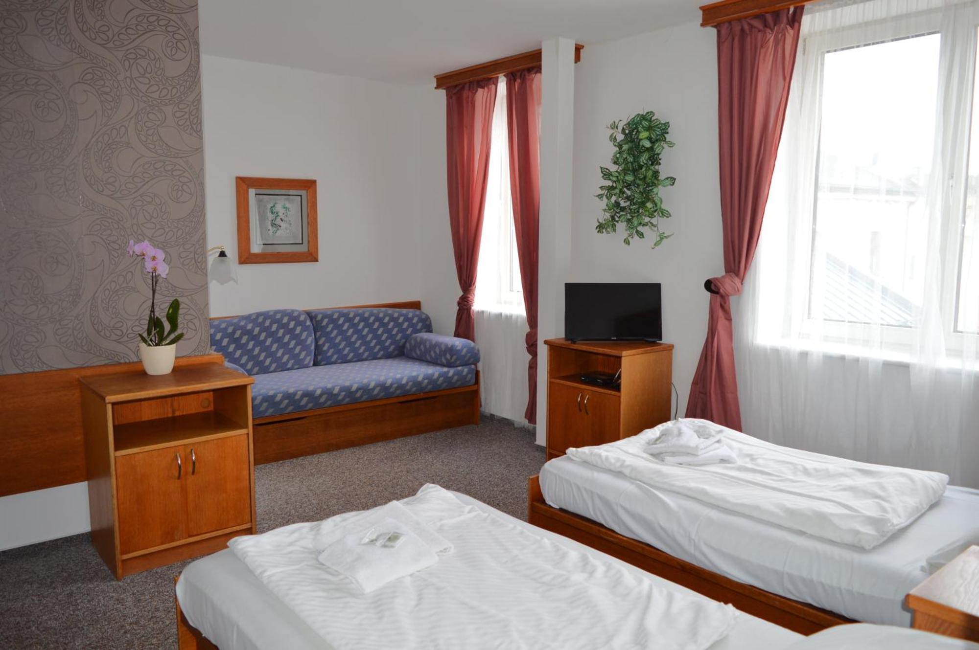 Chocen Hotel Peliny מראה חיצוני תמונה